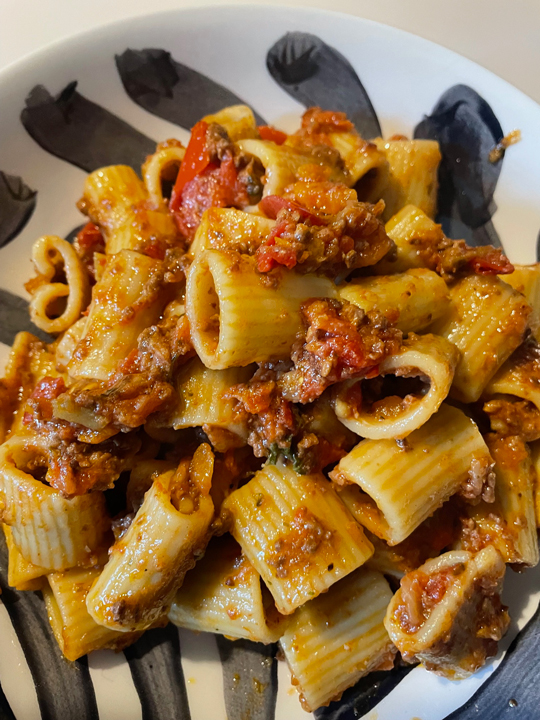 javade - Rigatonnis au ragout - recette tirée du livre de cuisine de Pierre Jancou